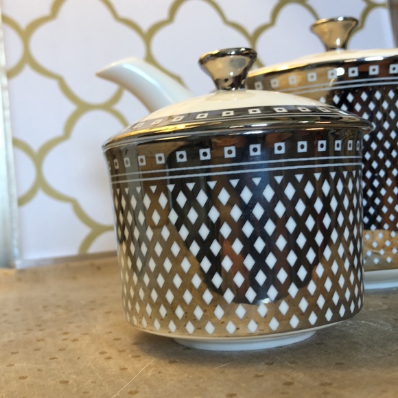 Grace’s Teaware silver geometric teapot, sugar, & creamer set. Good condition. - Picture 2 of 16
